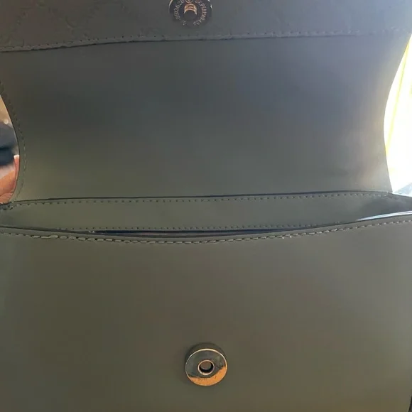 Nine West
Kyelle Flap Embossed Mini Crossbody Bag - Picture 6 of 8